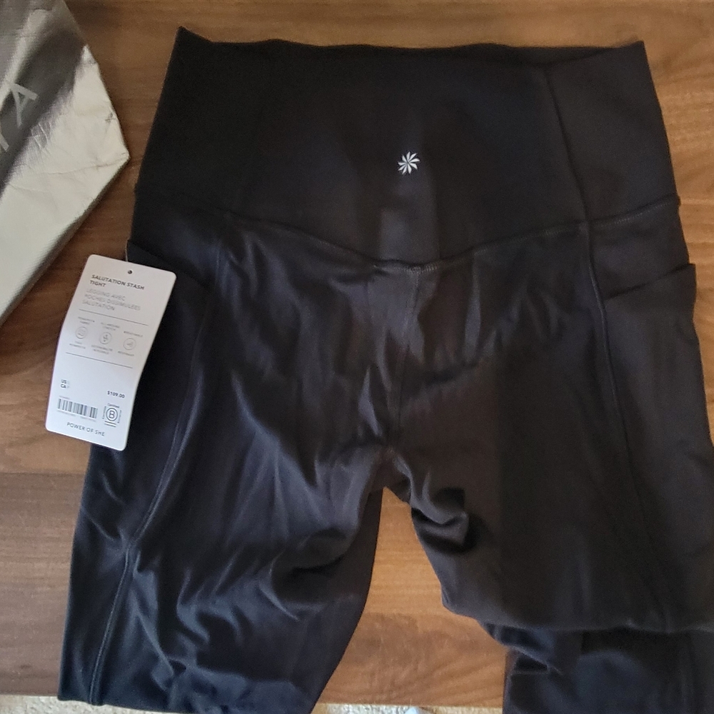 Athleta Salutation Leggings